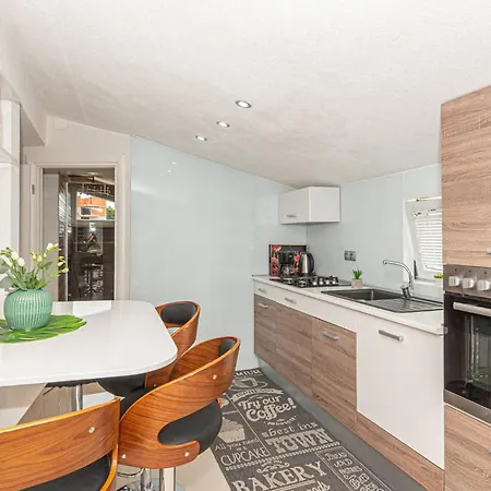 Lovely In With Kitchen