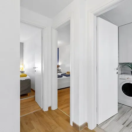 Lovely In With Kitchen Holiday home