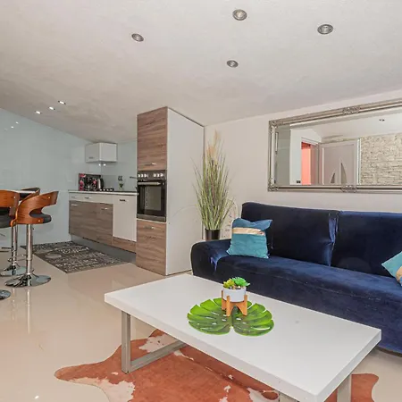 Lovely In With Kitchen Vodice