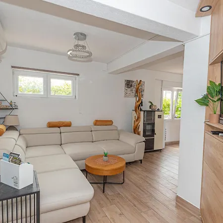 Lovely In With Kitchen