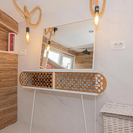 Lovely In With Kitchen *